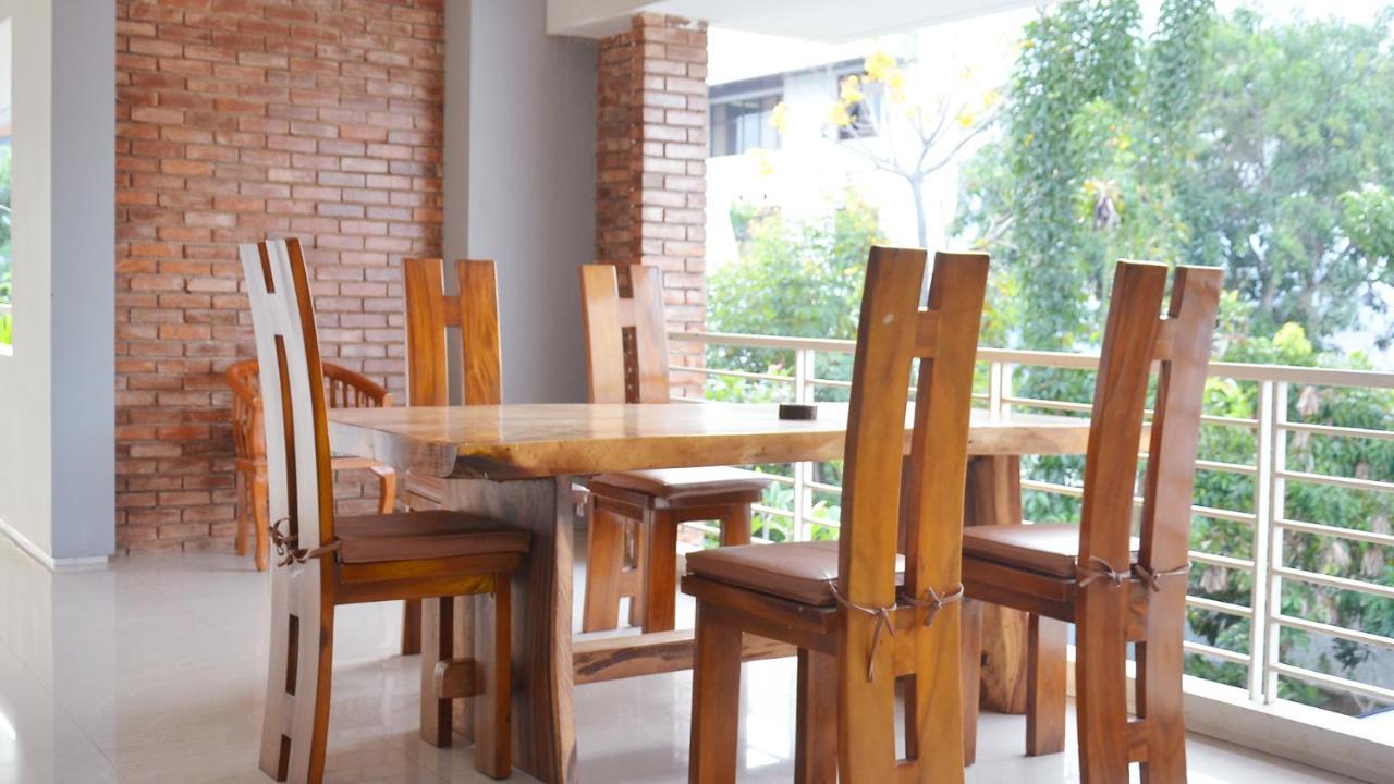 Gaia Asri Hotel Pamanukan Hilir Buitenkant foto