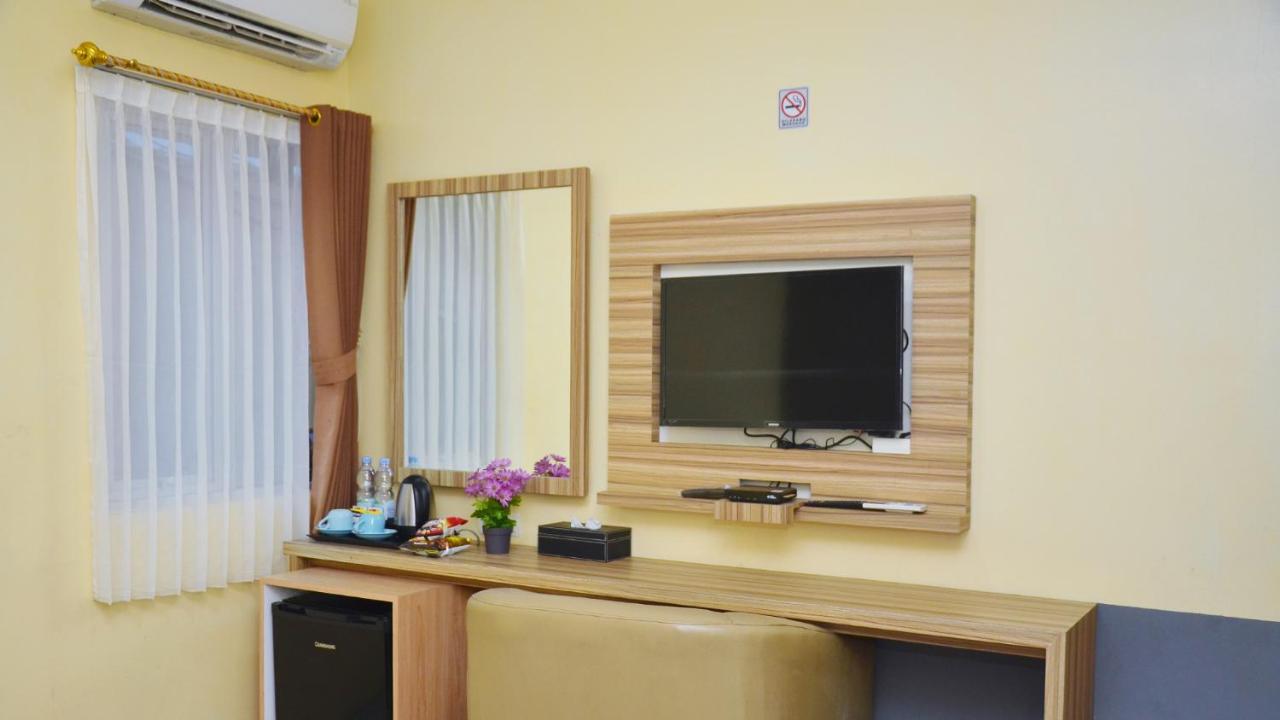 Gaia Asri Hotel Pamanukan Hilir Buitenkant foto